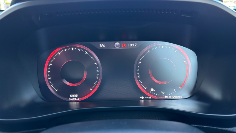 Volvo Xc40 2.0 T4 R DESIGN Pro 5dr AWD Geartronic Petrol Estate